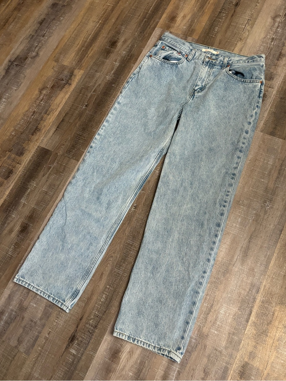 NWOT Levi’s Low Pro Straight Jeans Women’s Size 30 Light Wash 90s Vintage Style